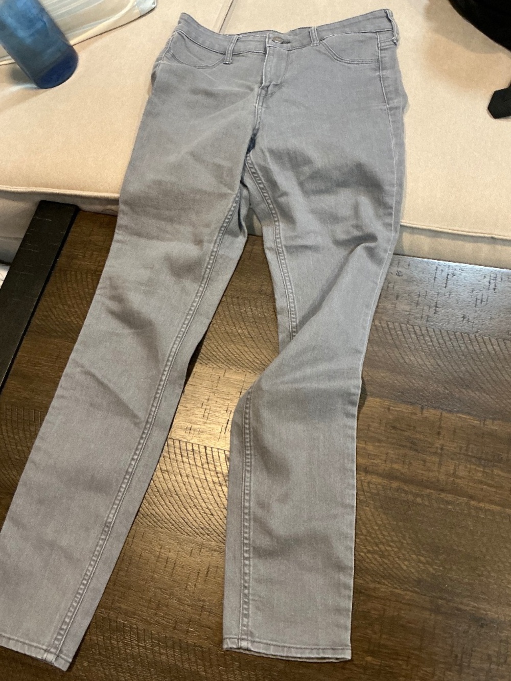 Cute gray skinny jeans